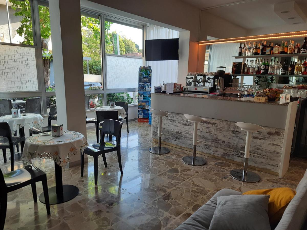 Hotel Barbiani Riccione Exterior photo