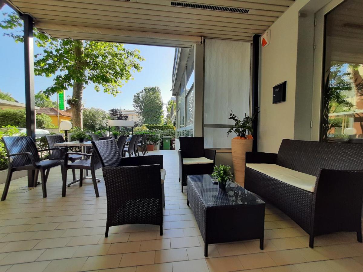 Hotel Barbiani Riccione Exterior photo