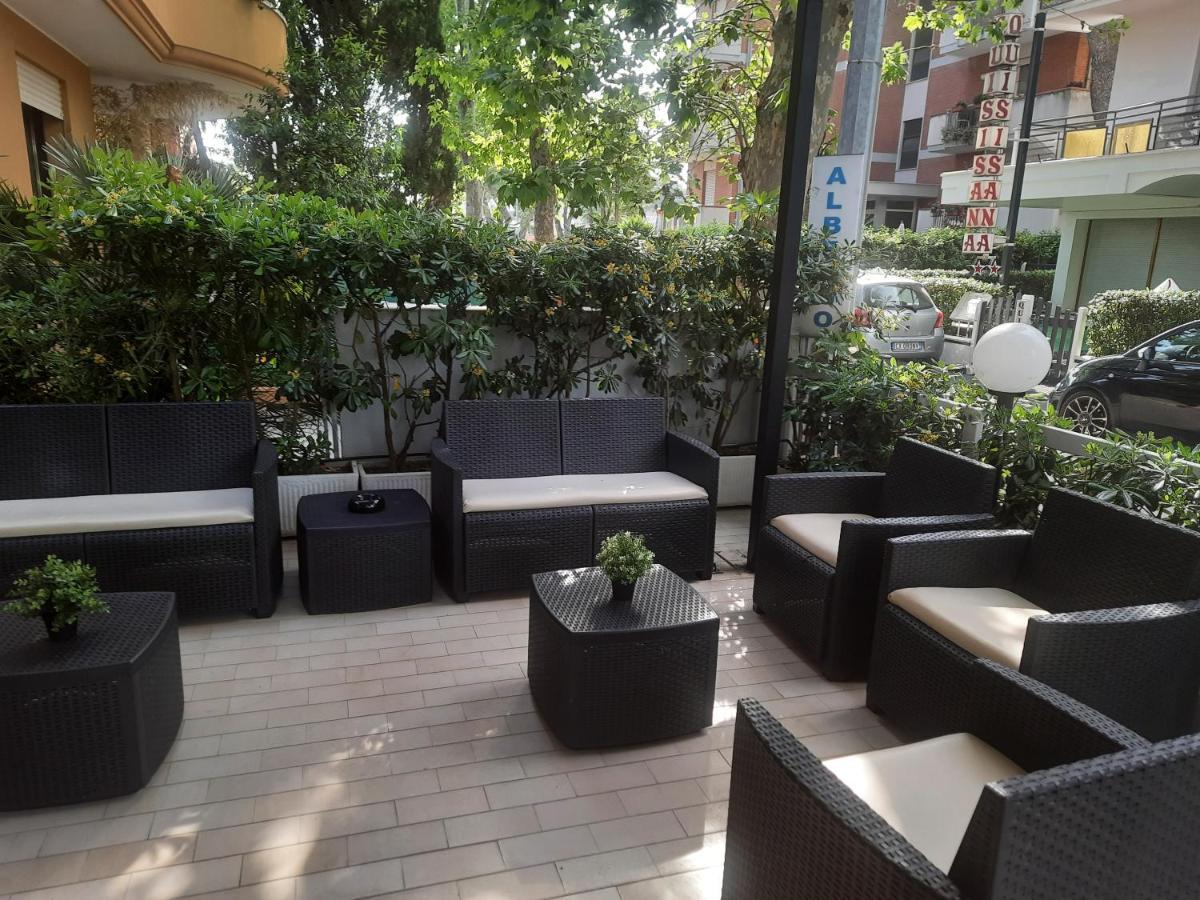 Hotel Barbiani Riccione Exterior photo