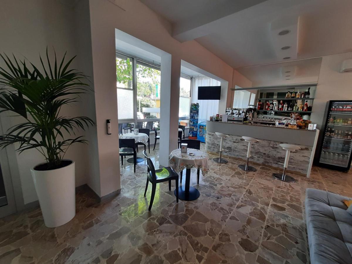 Hotel Barbiani Riccione Exterior photo